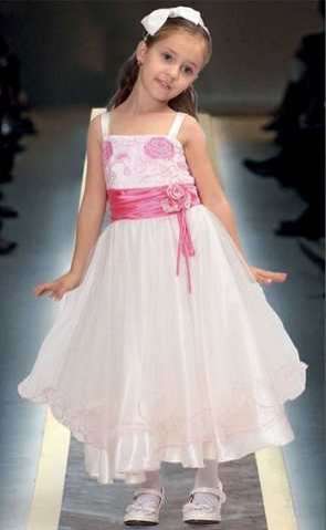 Schönes elegantes Kinderkleid AGoods